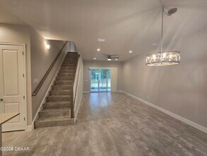 54 Longridge Ln in Ormond Beach, FL - Foto de edificio - Building Photo