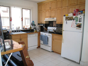 27 Linden Ave, Unit 2 in Somerville, MA - Building Photo - Building Photo