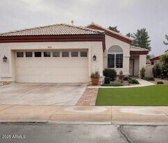 2059 E Huron Ct in Gilbert, AZ - Building Photo