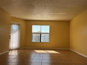 2131 Cascades Blvd in Kissimmee, FL - Building Photo - Building Photo