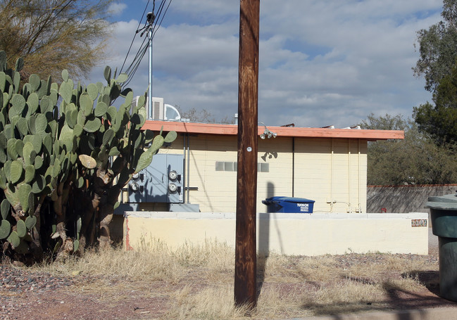 3349 E Fairmount St in Tucson, AZ - Foto de edificio - Building Photo