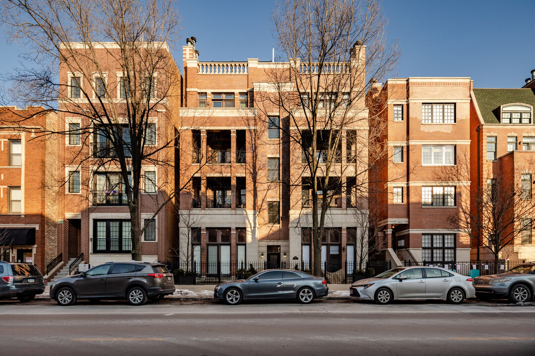 3843 N Southport Ave in Chicago, IL - Foto de edificio