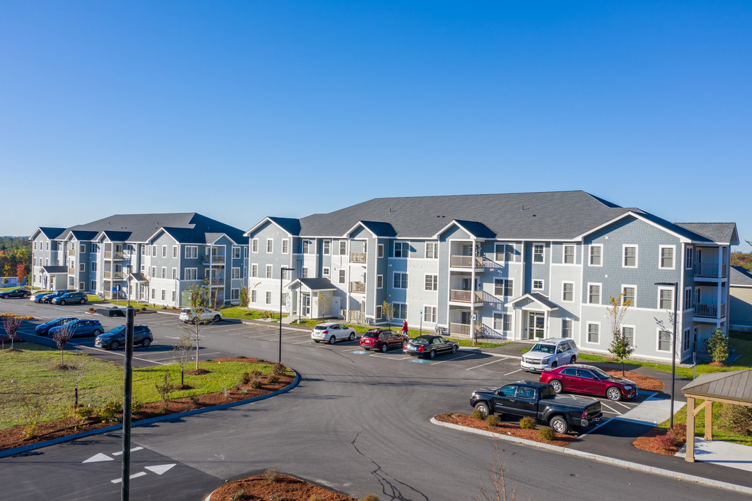 Residences at MacGregor Cut in Londonderry, NH - Building Photo