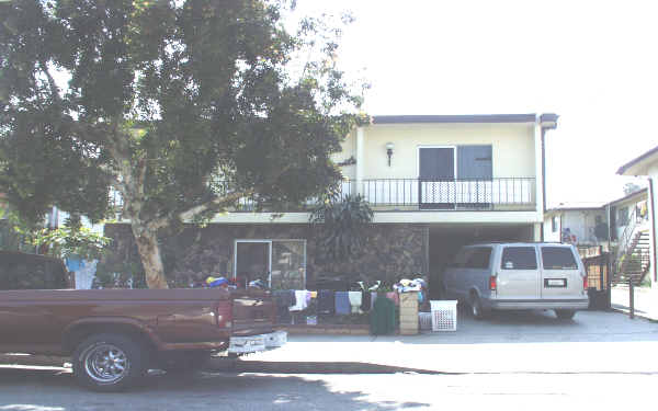 1822 Bridge St in Los Angeles, CA - Foto de edificio