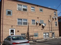 7549-7551 Belmont Ave in Elmwood Park, IL - Foto de edificio - Building Photo