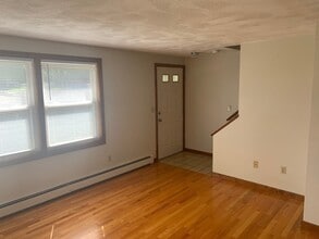 13 Aiello Dr in Dedham, MA - Building Photo - Building Photo