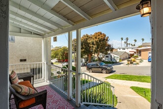 526 Avenue A, Unit Upstairs in Redondo Beach, CA - Building Photo - Building Photo