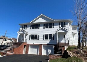 61 Adelphi Ave in Harrison, NY - Building Photo