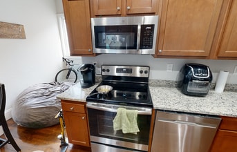 30 JFK St, Unit 5 in Cambridge, MA - Foto de edificio - Building Photo