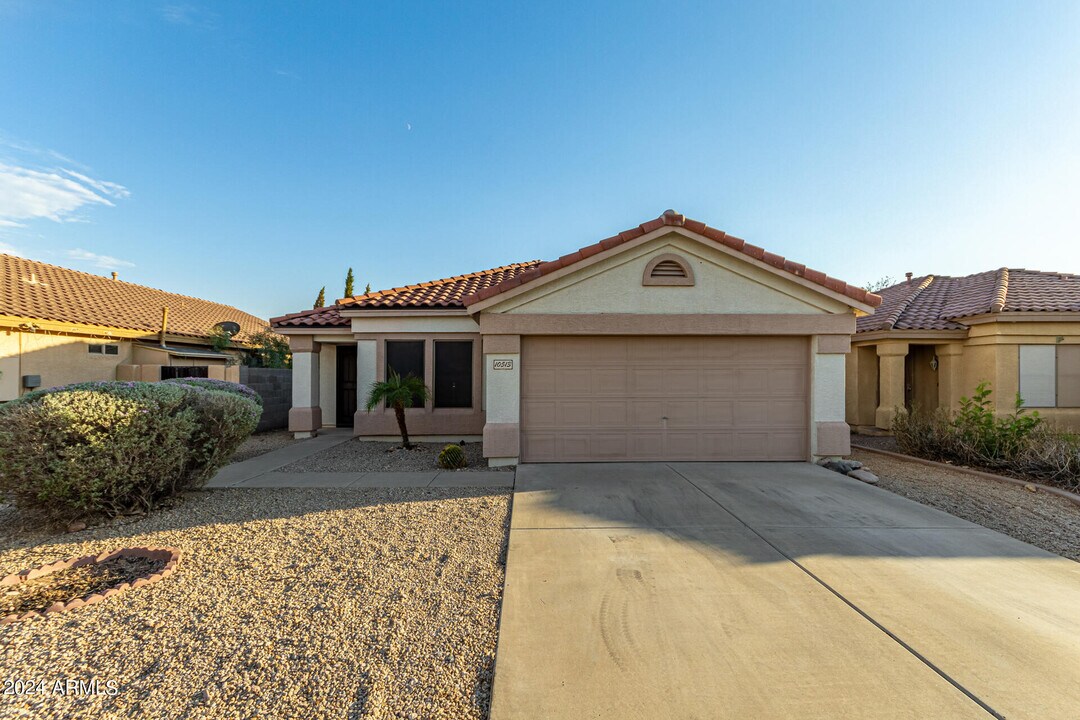 10513 W Louise Dr in Peoria, AZ - Building Photo