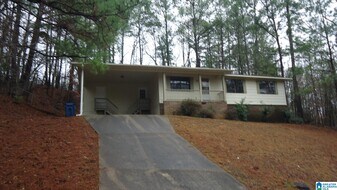 1015 Emory Pl in Anniston, AL - Building Photo