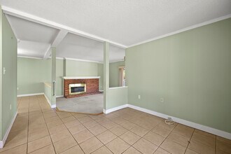 27 Farmington Chase Crescent in Farmington, CT - Building Photo - Building Photo