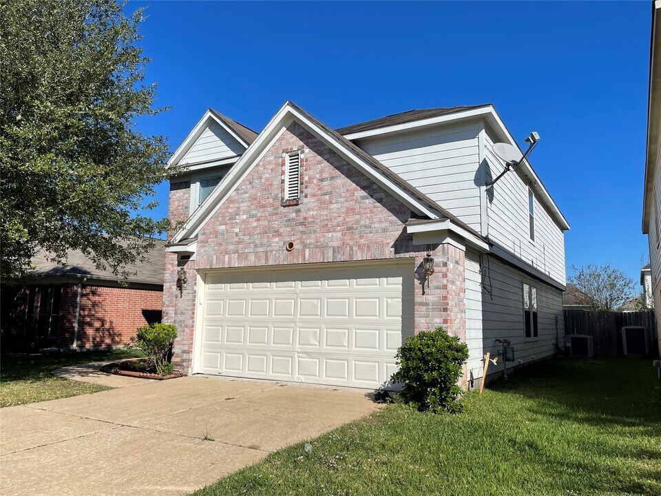 3234 Clipper Winds Way in Houston, TX - Building Photo