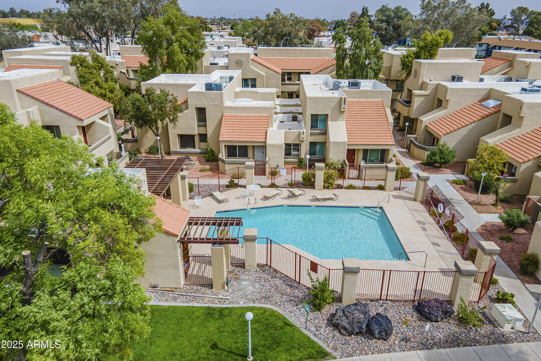 1432 W Emerald Ave in Mesa, AZ - Building Photo