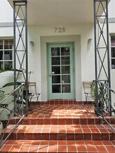 728 Lenox Ave. in Miami Beach, FL - Building Photo - Building Photo