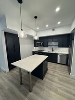 24 NW 31st St, Unit B3 in Miami, FL - Building Photo