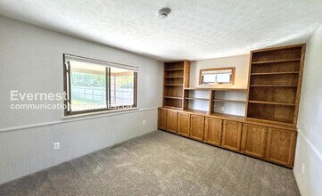 4155 Spring Flower Ct in Columbus, OH - Foto de edificio - Building Photo