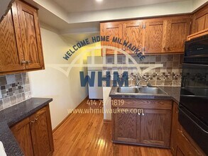 1631 E Belleview Pl in Milwaukee, WI - Building Photo - Building Photo