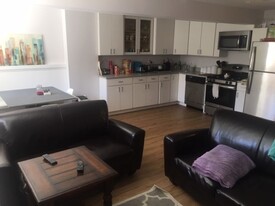 11 Highland Park Ave, Unit 1 Apartamentos