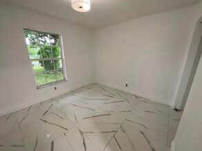 609 W Ocean Ave in Boynton Beach, FL - Foto de edificio - Building Photo