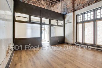 124 Monroe Ave in Memphis, TN - Building Photo - Building Photo