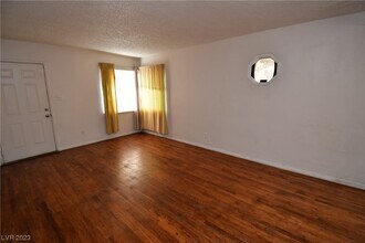 304 N 14th St-Unit -A in Las Vegas, NV - Building Photo - Building Photo