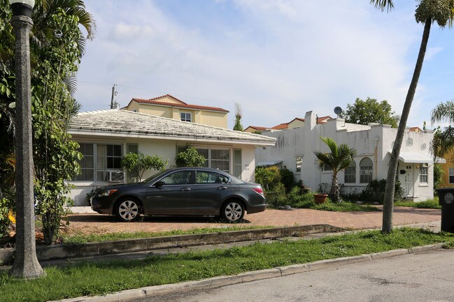 319-323 Kenilworth Blvd in West Palm Beach, FL - Building Photo - Building Photo