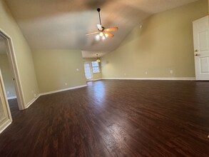 255 Fox Creek Ct in Manchester, TN - Building Photo - Building Photo