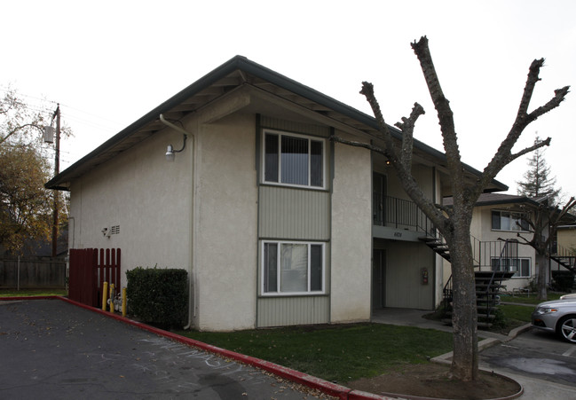 Ashdale Court Apartments in Sacramento, CA - Building Photo - Building Photo