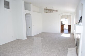 7032 Old Village Ave in Las Vegas, NV - Building Photo - Building Photo
