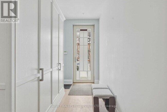 94B Admiral Rd in Toronto, ON - Building Photo - Building Photo