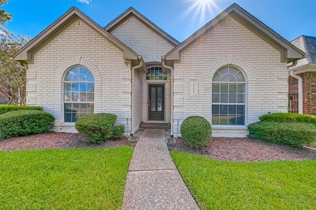 property at 14303 Reissen Ln