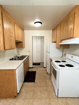 3050 Old Hwy 8 in Roseville, MN - Building Photo