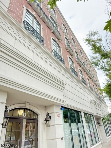 53 W Palisade Ave in Englewood, NJ - Building Photo - Building Photo