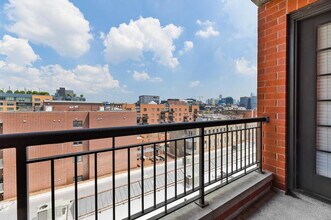 35 S Racine Ave, Unit 6NE in Chicago, IL - Building Photo - Building Photo