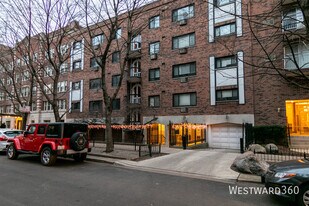 2336 N Commonwealth Ave in Chicago, IL - Building Photo