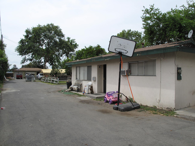 12042 Ferris Rd in El Monte, CA - Building Photo - Building Photo