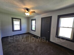 403 Indiana St in Waterloo, IA - Building Photo - Building Photo