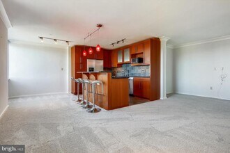 4390 Lorcom Ln in Arlington, VA - Building Photo - Building Photo
