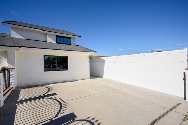 6663 Columbus Ave, Unit 6663 in Van Nuys, CA - Building Photo - Building Photo