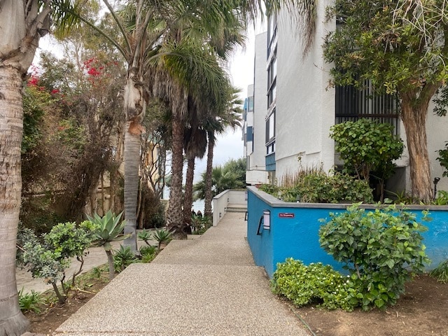 575 Esplanade, Unit 101 in Redondo Beach, CA - Building Photo - Building Photo