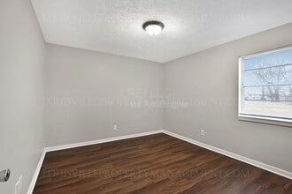 160 W Blue Lick Rd in Shepherdsville, KY - Building Photo - Building Photo