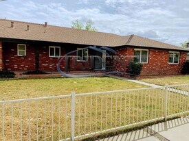 685 N Barrett Rd in Yuba City, CA - Building Photo