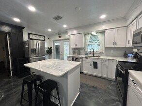 5508 1st Ave Dr NW in Bradenton, FL - Building Photo - Building Photo