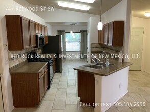 747 Redwood St SW in Rio Rancho, NM - Building Photo - Building Photo