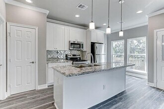 3128 Coal St, Unit UnitA in Houston, TX - Building Photo - Building Photo