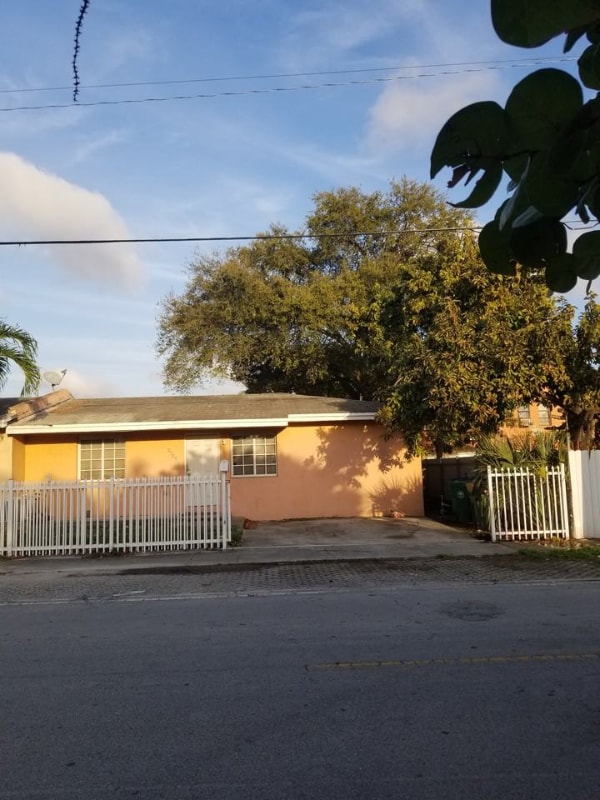 3725 NW 13th Ave in Miami, FL - Building Photo - Building Photo