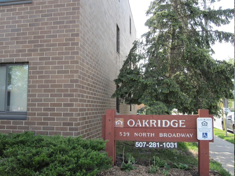 Oakridge Apartments in Rochester, MN - Building Photo