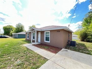 5726 NW 3rd St in Ocala, FL - Building Photo - Building Photo