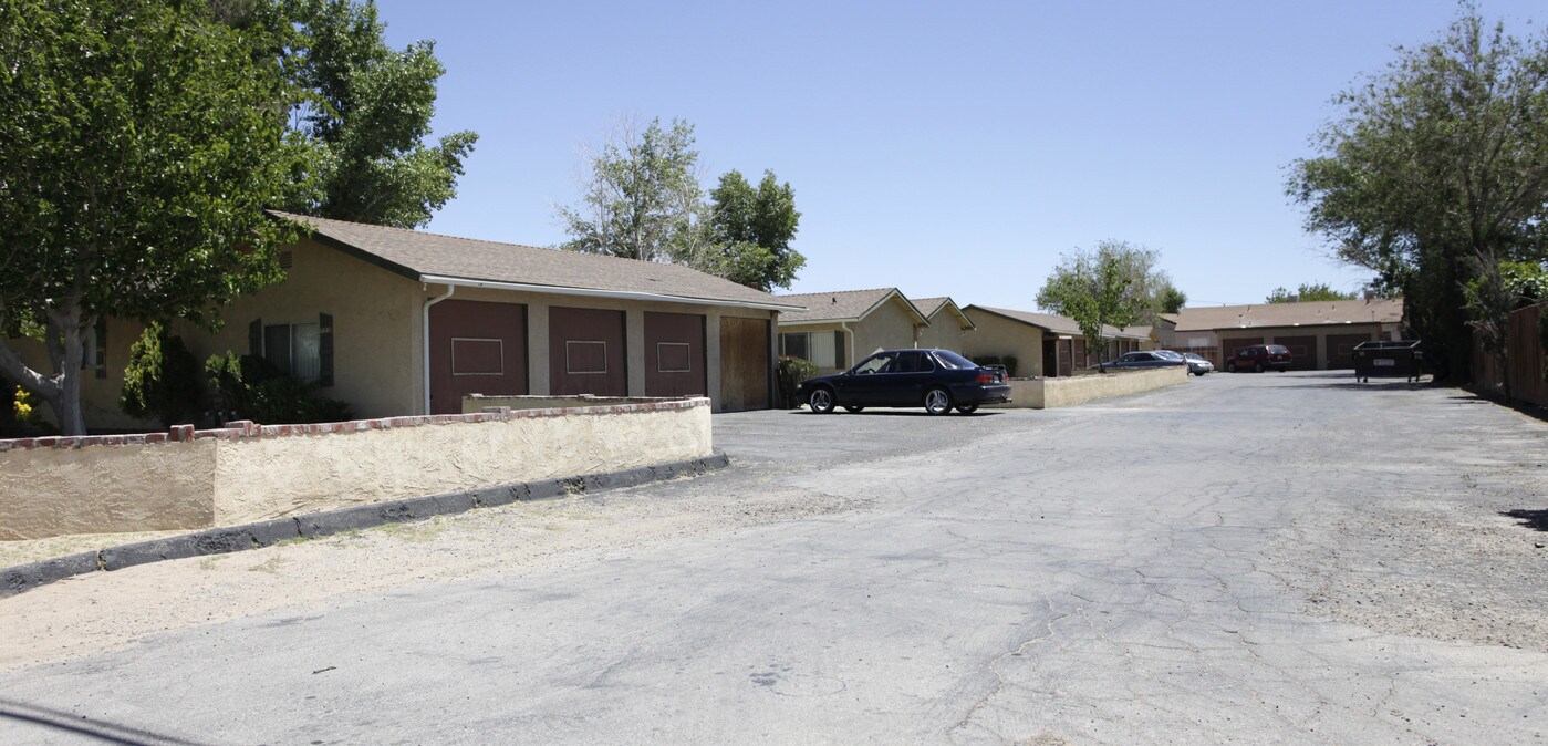 Crippen Avenue Apartments in Adelanto, CA - Building Photo